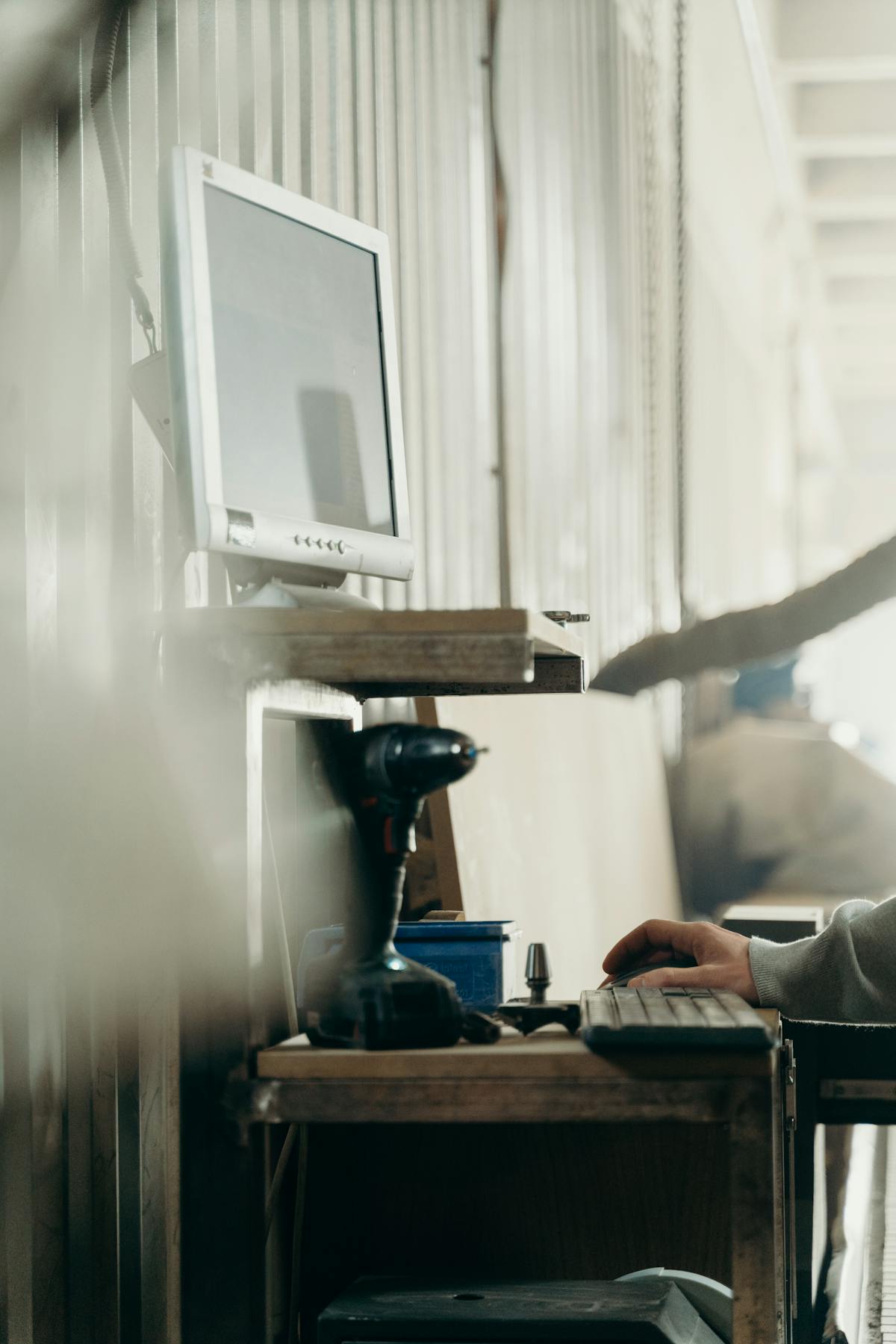 solopreneur using AI automation tools on computer