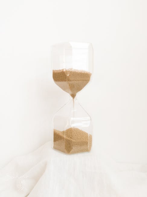 hourglass showing fifteen hours saved weekly through AI automation for solopreneurs