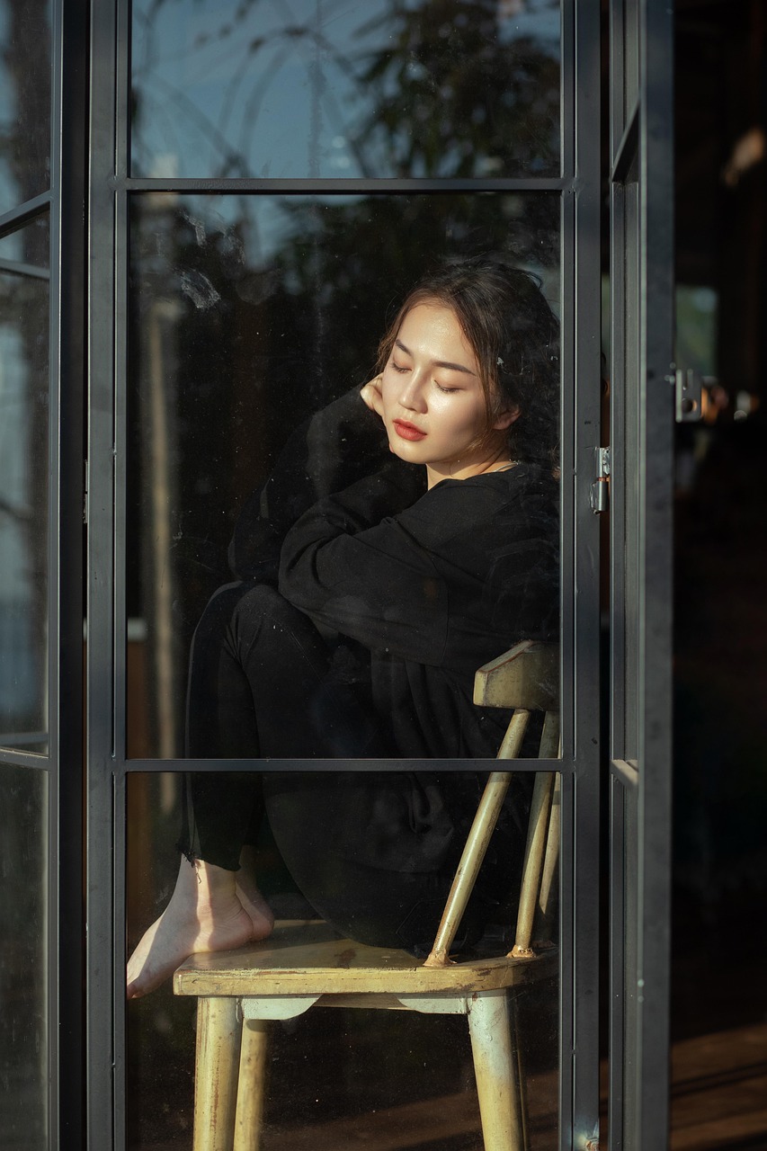 Virtual try-on technology fashion fitting room powered by AI