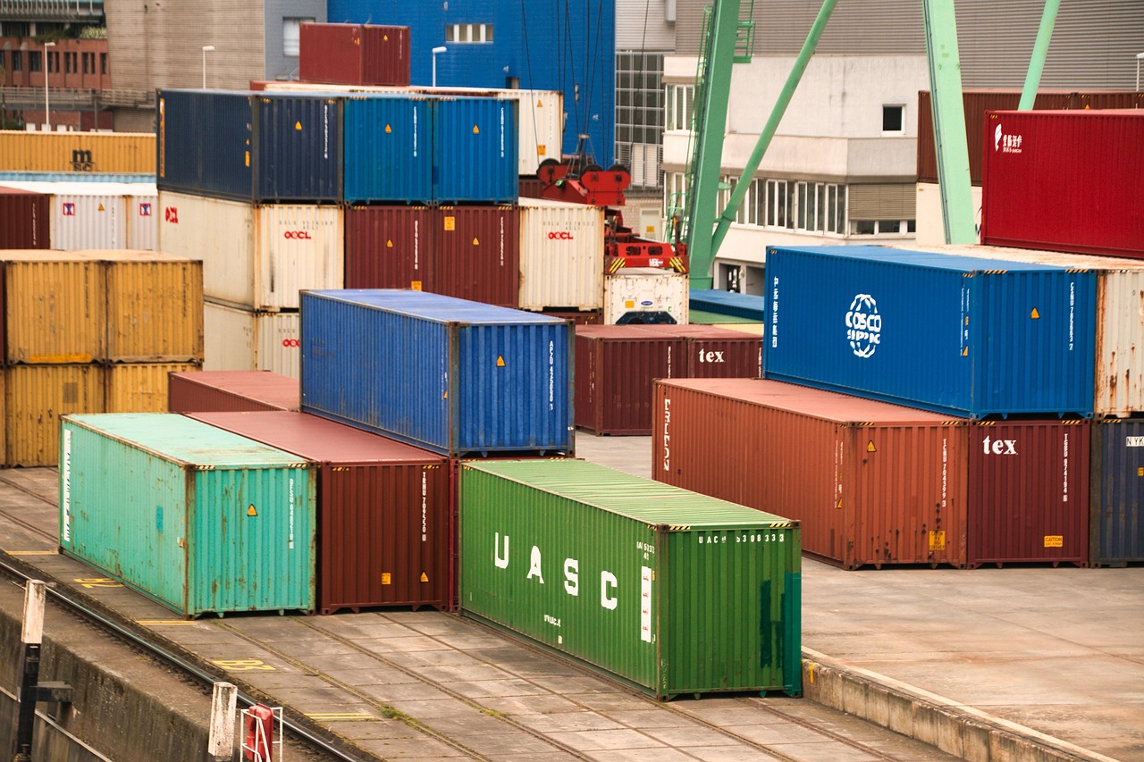 Accio Work coordinating international logistics in a warehouse