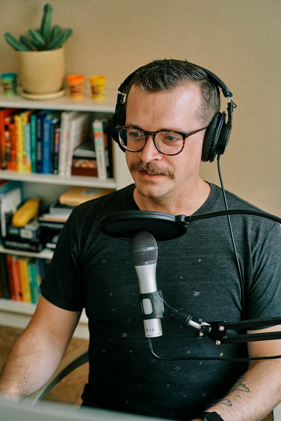 AI Content Repurposing Just Replaced My $3K Content VA — 7 Proven Adobe Acrobat AI Agent Workflows for Solopreneurs in 2026