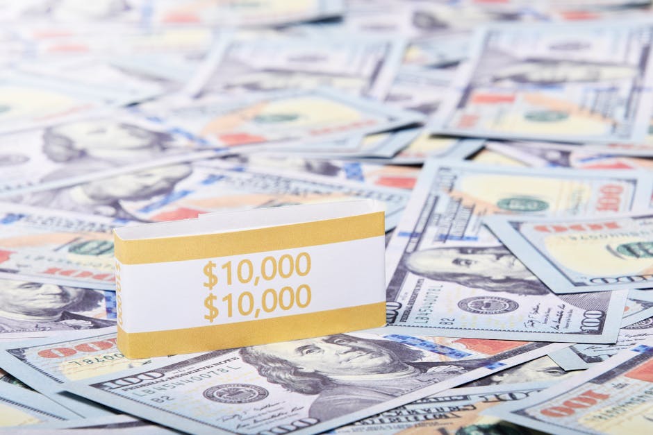 Stack of cash representing billion dollar solo founder revenue